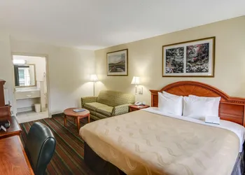 Quality Inn & Suites Biltmore East hotel thumbnail 5