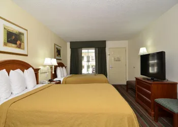 Quality Inn & Suites Biltmore East hotel thumbnail 8