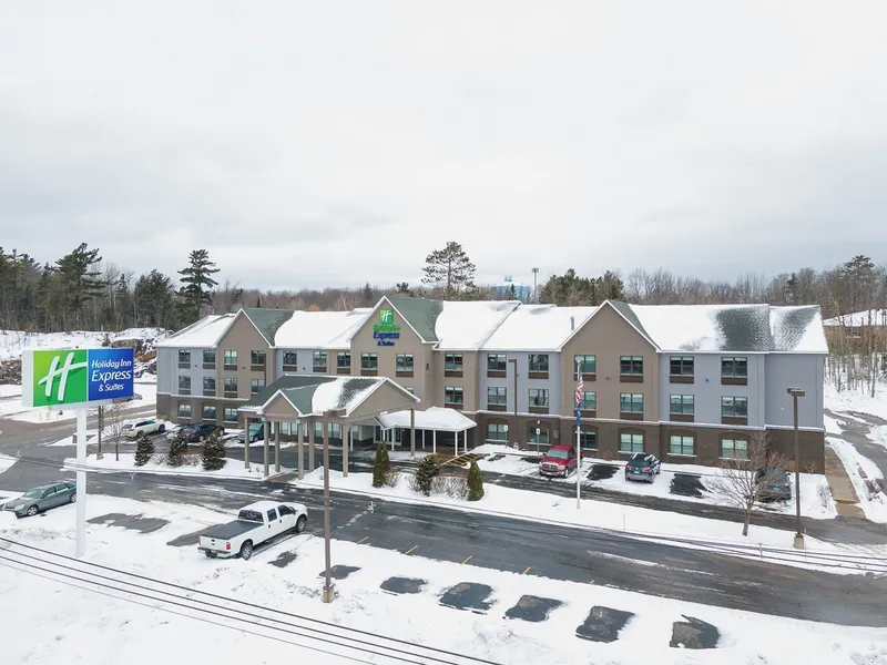 Holiday Inn Express & Suites Marquette by IHG hotel detail image 2