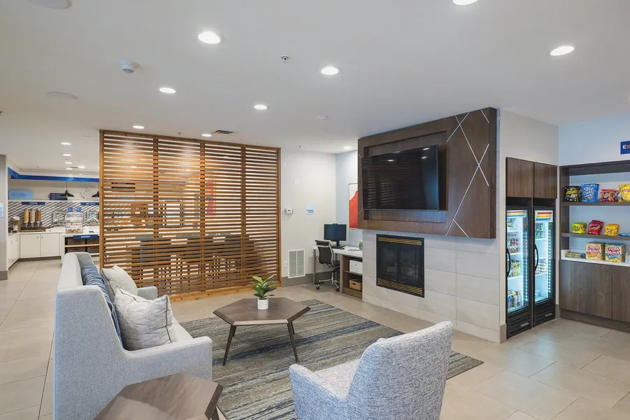 Holiday Inn Express & Suites Marquette by IHG hotel detail image 6