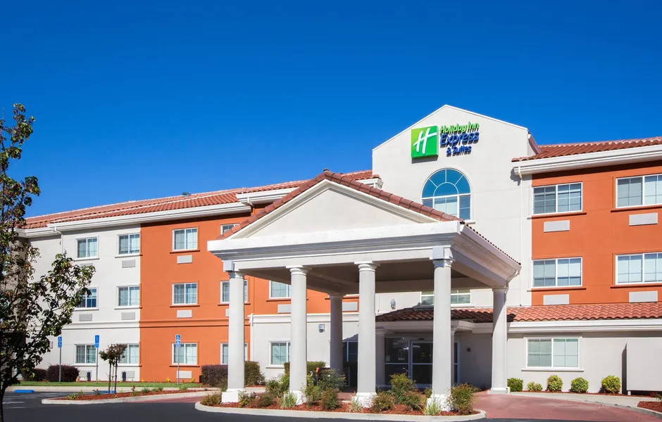 Holiday Inn Express & Suites Oroville Lake by IHG hotel detail image 2