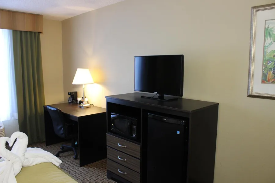 Baymont by Wyndham Fort Myers Airport hotel detail image 2