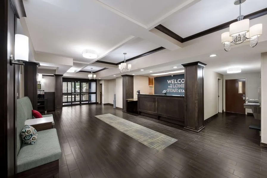 Hampton Inn Marshall hotel detail image 6