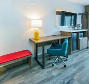 Comfort Suites London hotel detail image 5