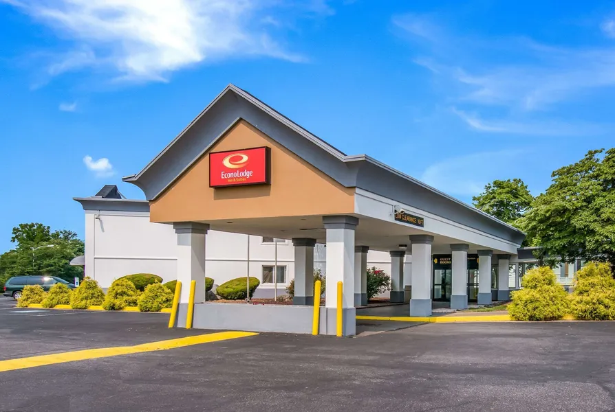 Econo Lodge Inn & Suites Chambersburg Central hotel detail image 2