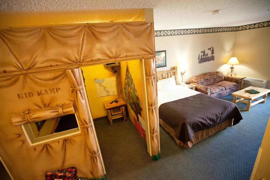 Great Wolf Lodge Traverse City hotel detail image 2