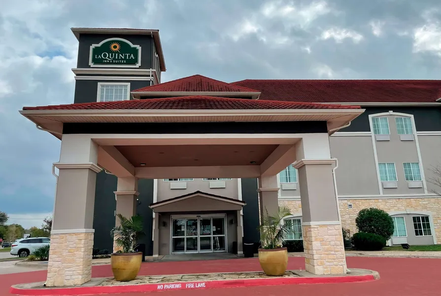 La Quinta Inn & Suites by Wyndham Waxahachie hotel detail image 2