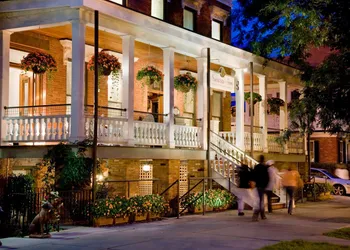 Saratoga Arms hotel thumbnail 2