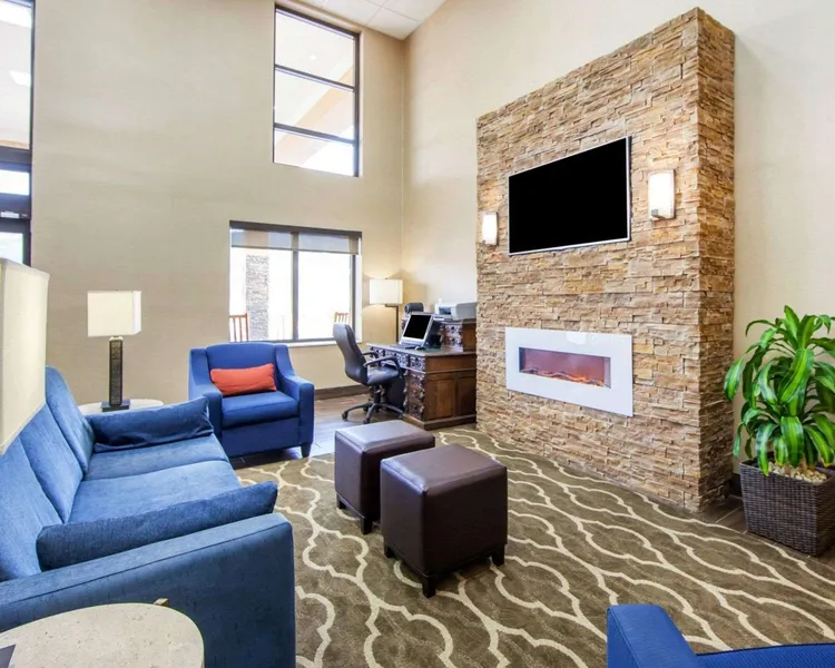 Comfort Inn at Royal Blue hotel detail image 2