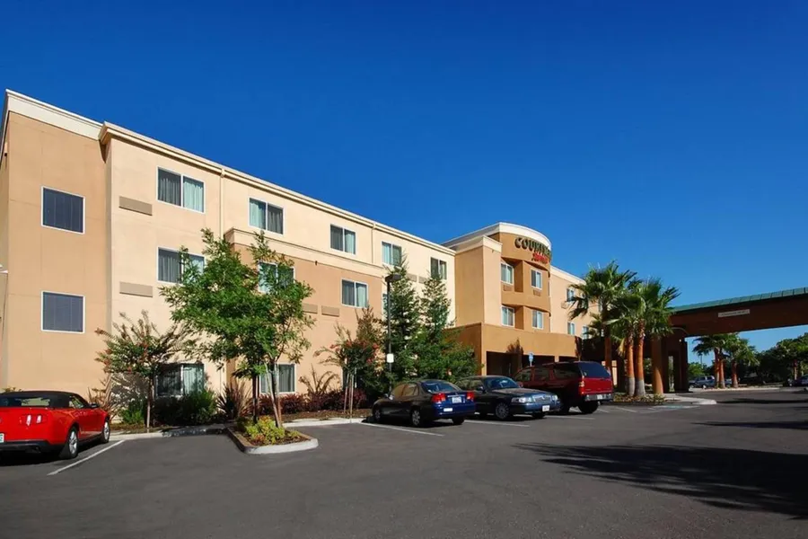 Courtyard by Marriott Merced hotel detail image 2