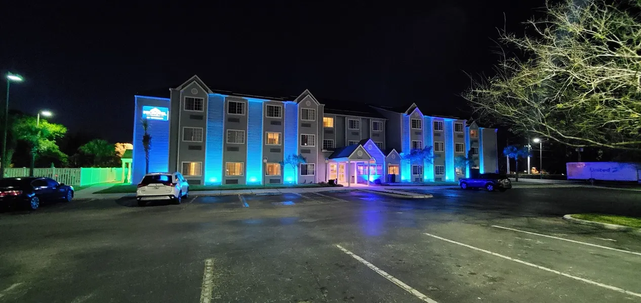 Microtel Inn & Suites by Wyndham Zephyrhills hotel detail image 2