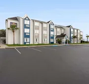 Microtel Inn & Suites by Wyndham Zephyrhills hotel detail image 7