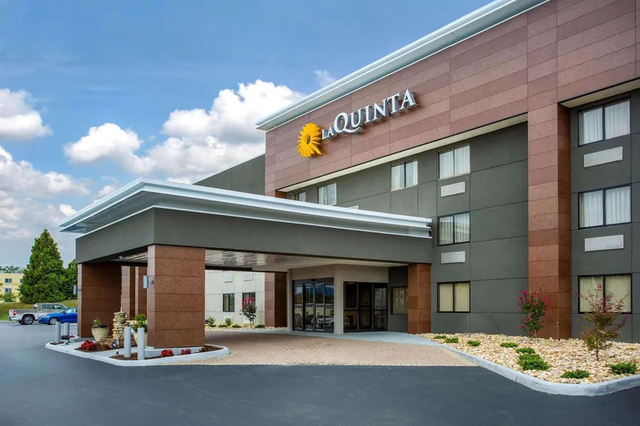La Quinta Inn & Suites by Wyndham Roanoke Salem hotel detail image 2