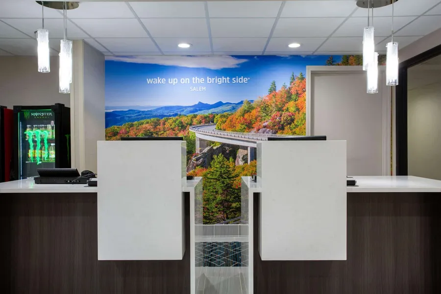 La Quinta Inn & Suites by Wyndham Roanoke Salem hotel detail image 6
