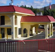 Timberland Inn & Suites hotel detail image 3