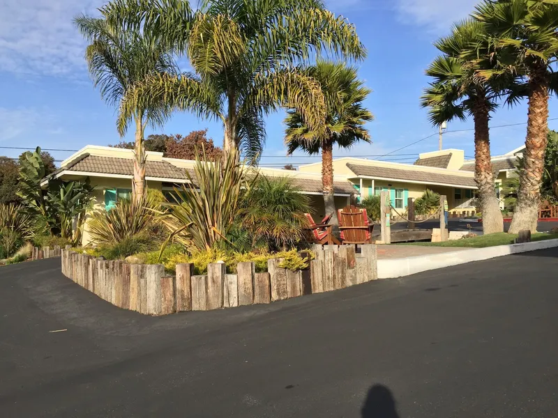 Beach Bungalow Inn and Suites hotel detail image 2