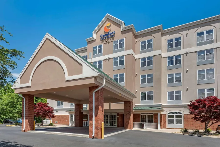 Comfort Inn & Suites Virginia Beach - Norfolk Airport hotel detail image 2