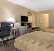 Quality Inn & Suites Hanes Mall hotel detail image 4