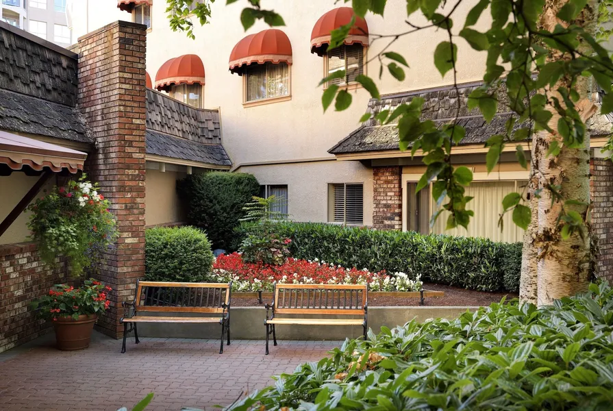 Royal Scot Hotel & Suites, Trademark Collection by Wyndham hotel detail image 6