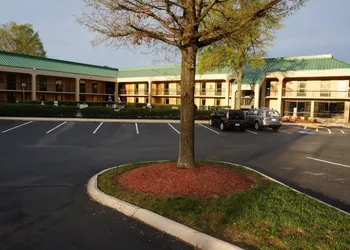 Howard Johnson by Wyndham Greensboro Near the Coliseum hotel thumbnail 3