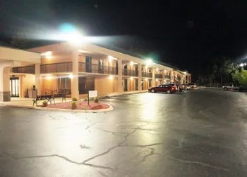 Howard Johnson by Wyndham Greensboro Near the Coliseum hotel thumbnail 5