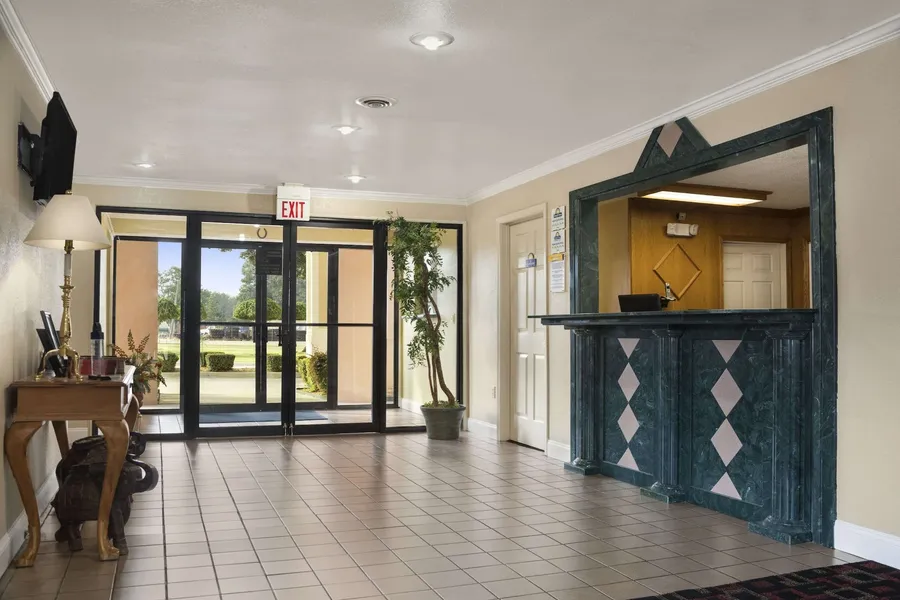 Days Inn & Suites by Wyndham Stuttgart hotel detail image 2