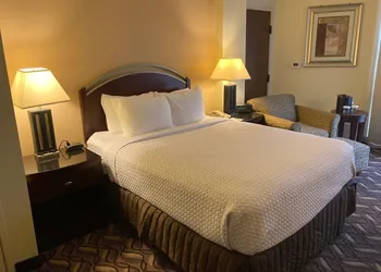 Radisson Hotel Austin - University hotel thumbnail 2