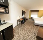 Holiday Inn Express and Suites Springfield Medical District by IHG hotel detail image 7