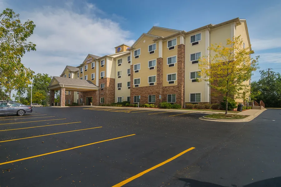 Comfort Suites Grayslake near Libertyville North hotel detail image 2