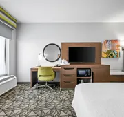 Hampton Inn Bloomington West hotel detail image 4