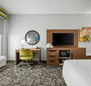 Hampton Inn Bloomington West hotel detail image 5