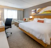 Delta Hotels by Marriott Utica hotel detail image 3