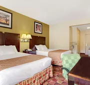Days Inn & Suites by Wyndham Ridgeland hotel detail image 4