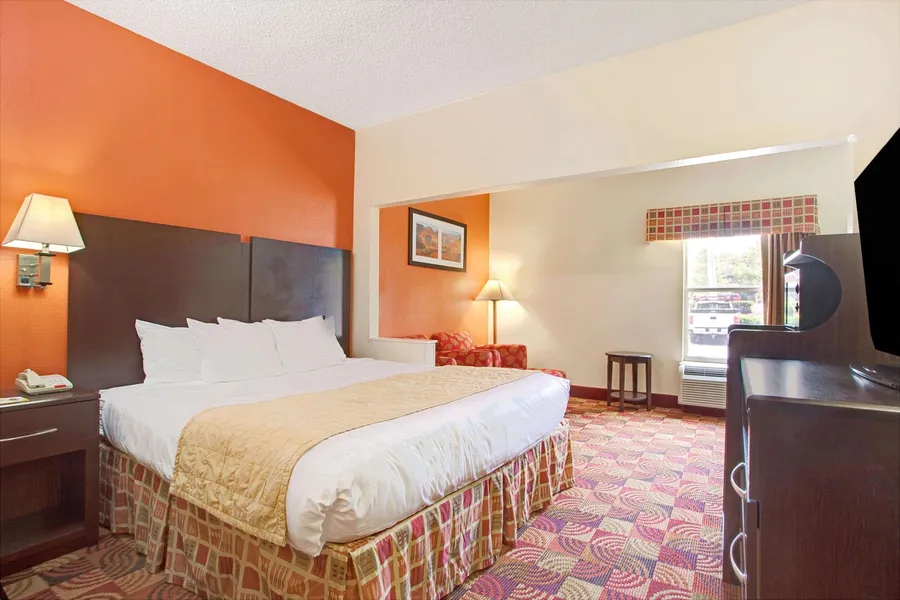 Days Inn & Suites by Wyndham Ridgeland hotel detail image 6
