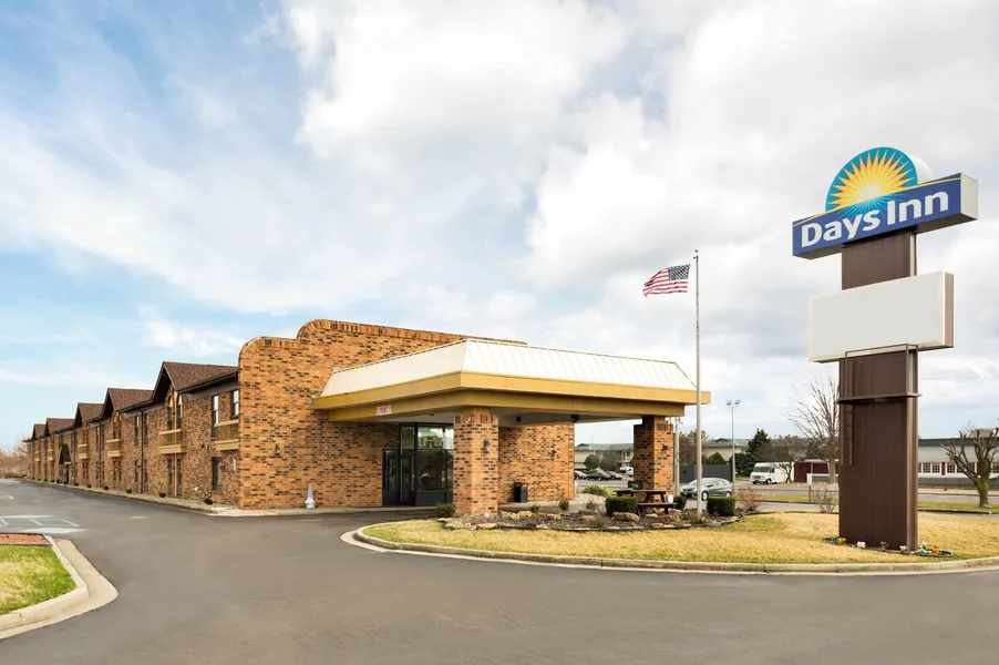Days Inn by Wyndham Anderson IN hotel detail image 2
