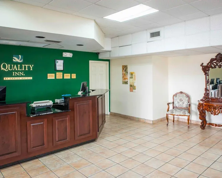 Quality Inn Chipley I-10 at Exit 120 hotel detail image 6
