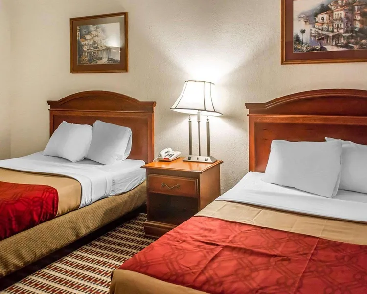 Economy Inn & Suites hotel detail image 2