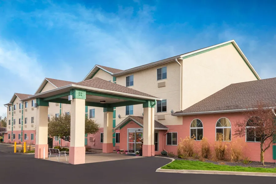 Baymont by Wyndham Galesburg hotel detail image 6