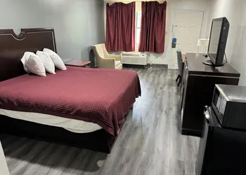 American Inn hotel thumbnail 3