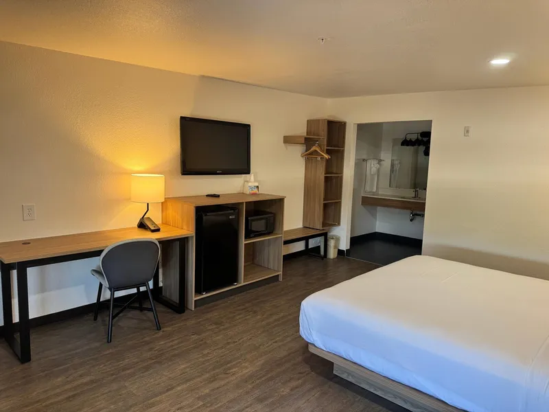Rodeway Inn & Suites Rancho Mirage - Palm Desert Area hotel detail image 6