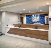 Holiday Inn Express and Suites Fairmont by IHG hotel detail image 4
