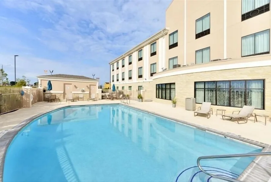 Holiday Inn Express Hotel & Suites Schulenburg by IHG hotel detail image 6