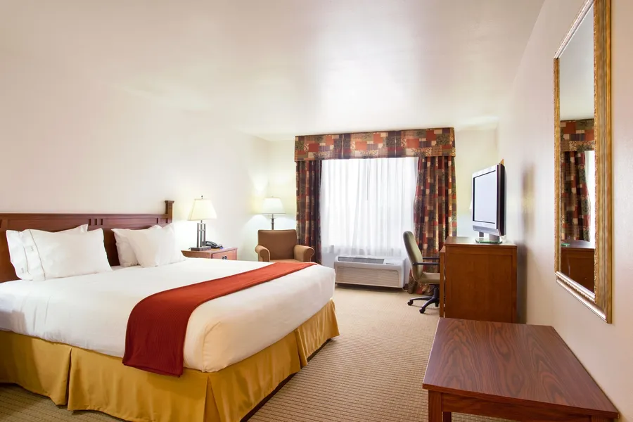 Holiday Inn Express & Suites Mattoon by IHG hotel detail image 6