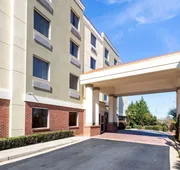 Comfort Suites Forsyth near I-75 hotel detail image 4