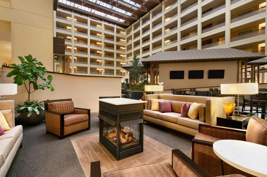 Embassy Suites by Hilton Chicago North Shore Deerfield hotel detail image 6