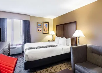 Oakland Airport Arena Hotel hotel thumbnail 3