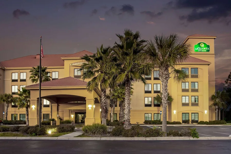 La Quinta Inn & Suites by Wyndham PCB Pier Park area hotel detail image 2