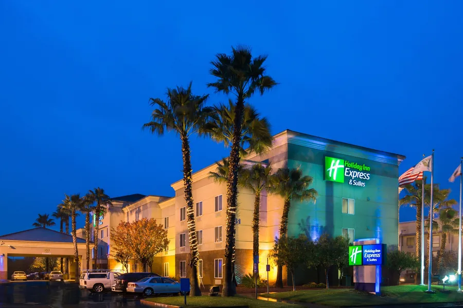 Holiday Inn Express Hotel & Suites Vacaville by IHG hotel detail image 2