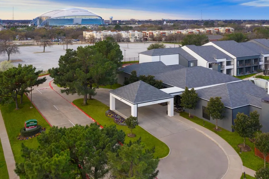 Courtyard by Marriott Dallas Arlington/Entertainment Dist hotel detail image 2