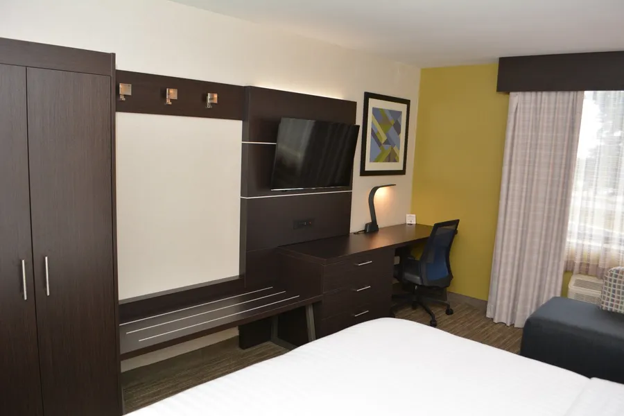 Holiday Inn Express & Suites Waterville - North by IHG hotel detail image 6